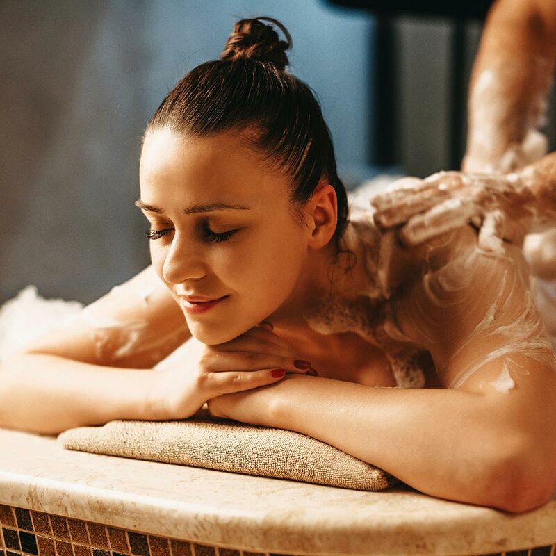 Instant détente, profitez d'un rituel massage dans notre salon de